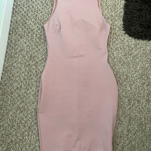 Pink Windsor midi body con dress - Picture 1 of 3
